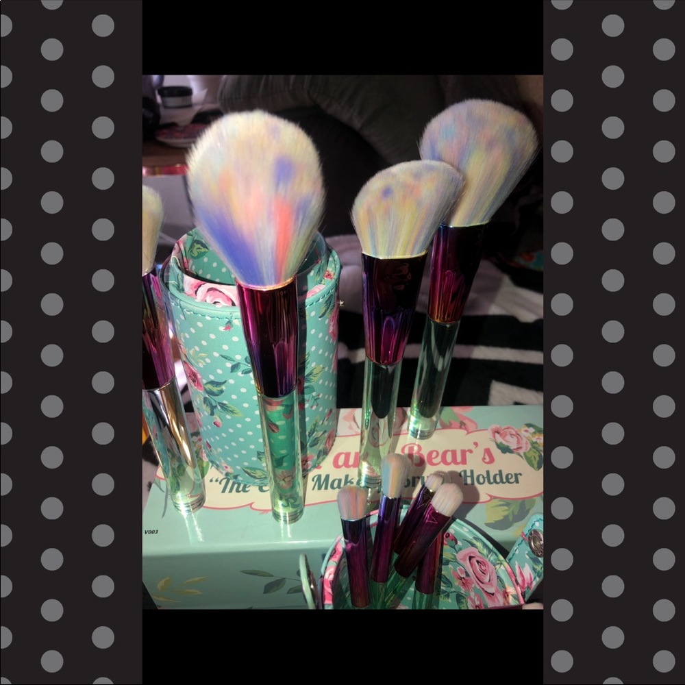 Bella and Bear ‘The Cup’ Makeup Brush